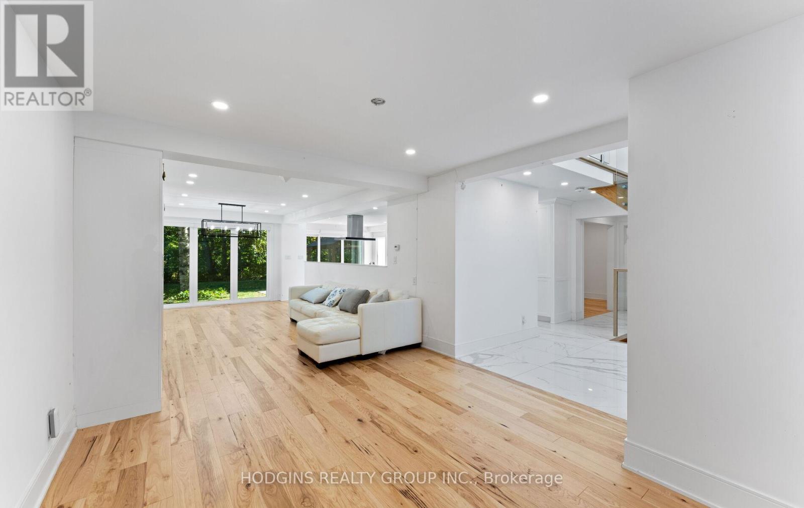 1670 Caverly Court, Mississauga, Ontario  L5L 3L7 - Photo 9 - W12730912