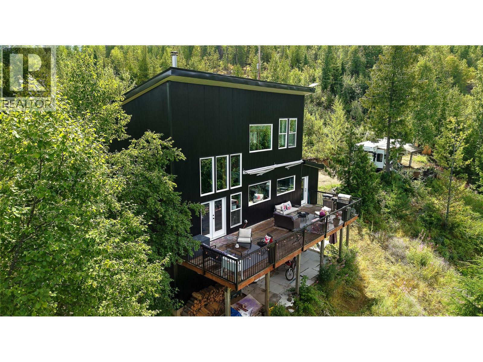 300 Richie Road, Rossland, British Columbia V0G 1Y0 - Photo 8 - 10372252