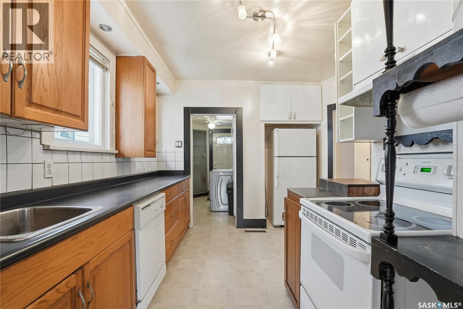 912 5th Avenue N, Saskatoon, Saskatchewan  S7K 2S1 - Photo 12 - SK027341