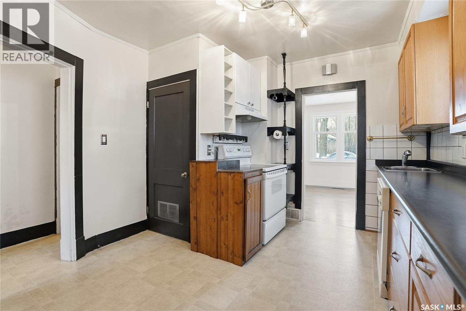 912 5th Avenue N, Saskatoon, Saskatchewan  S7K 2S1 - Photo 17 - SK027341