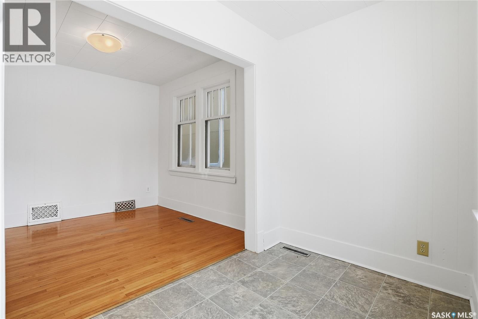 912 5th Avenue N, Saskatoon, Saskatchewan  S7K 2S1 - Photo 4 - SK027341