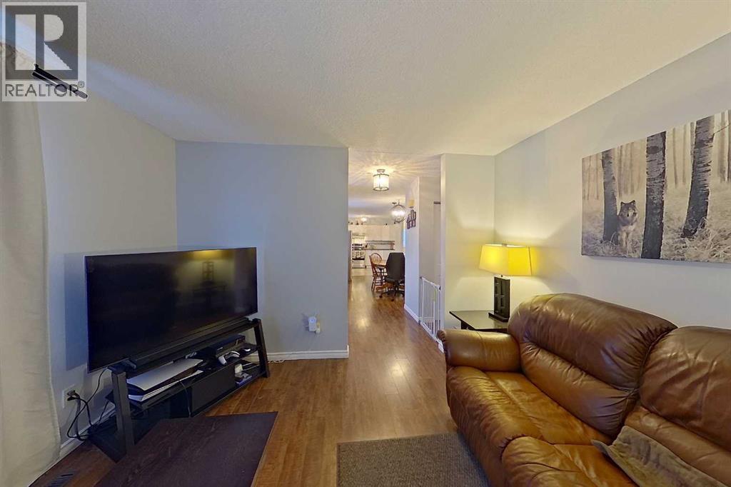 605 6 Avenue Ne, Slave Lake, Alberta  T0G 2A2 - Photo 4 - A2273728