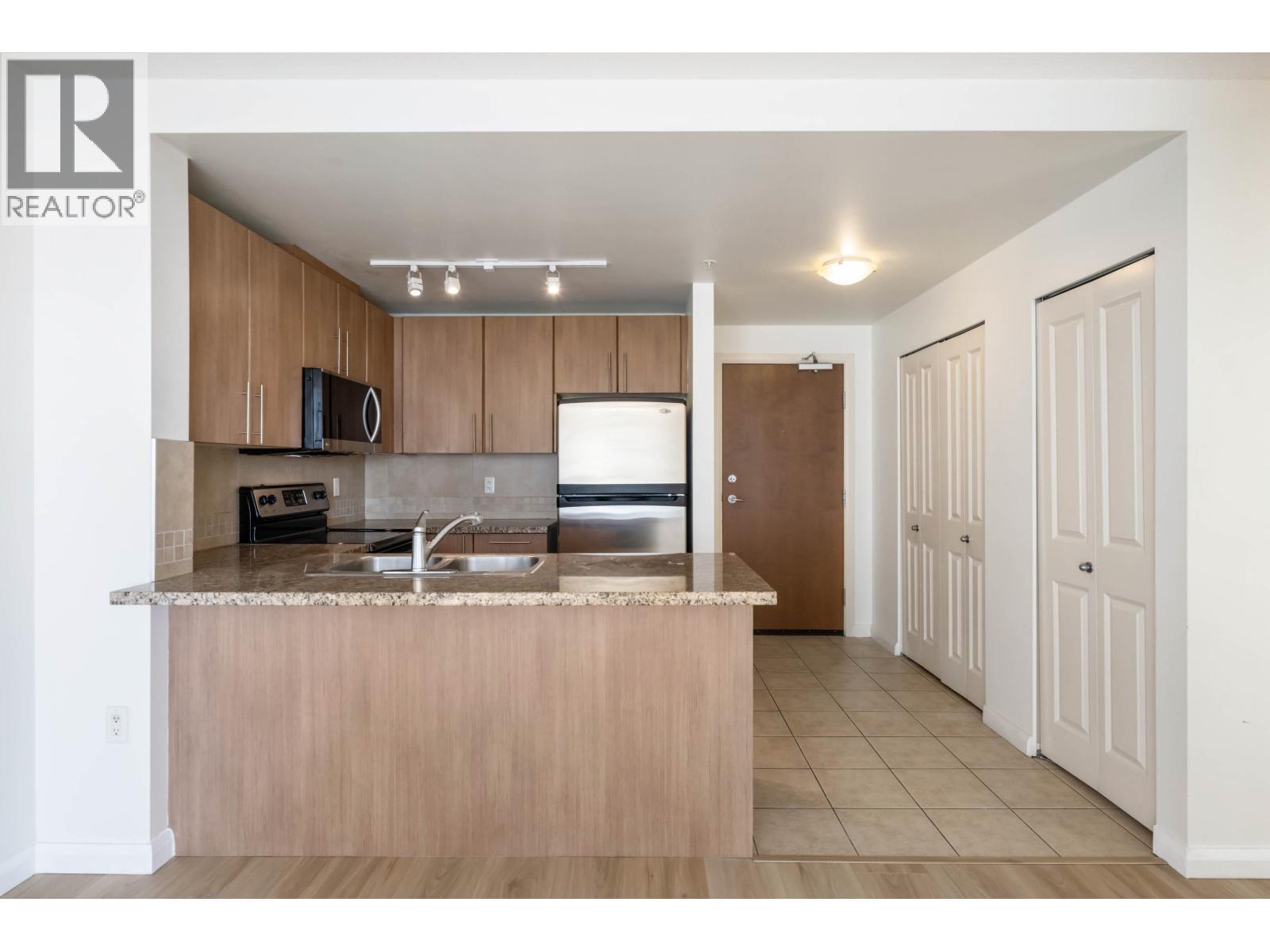 1110 898 Carnarvon Street, New Westminster, British Columbia  V3M 0C3 - Photo 2 - R3083322