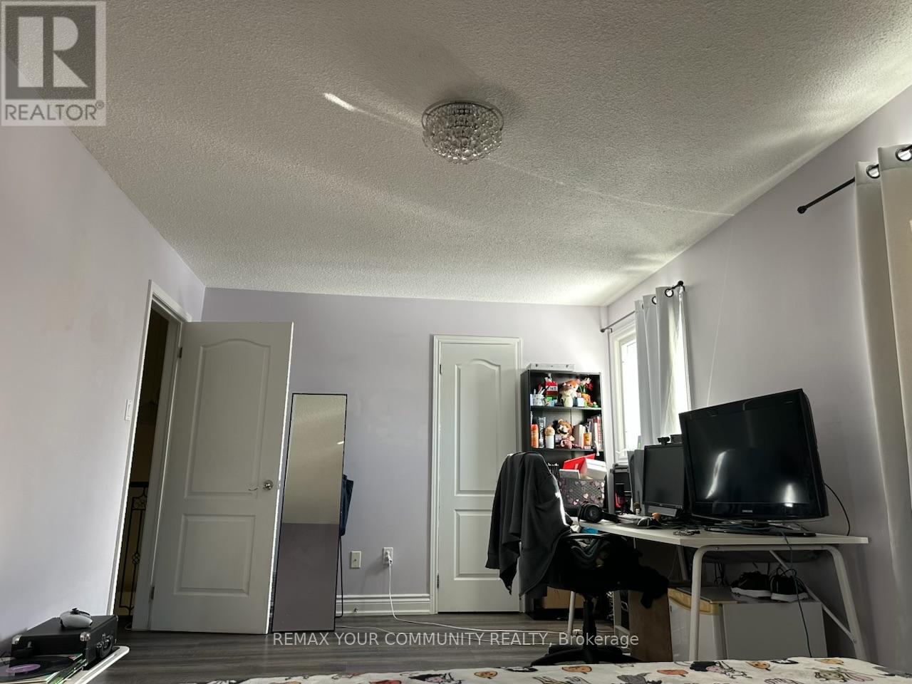 27 Pugsley Avenue, Richmond Hill, Ontario  L4C 8V2 - Photo 9 - N12721962