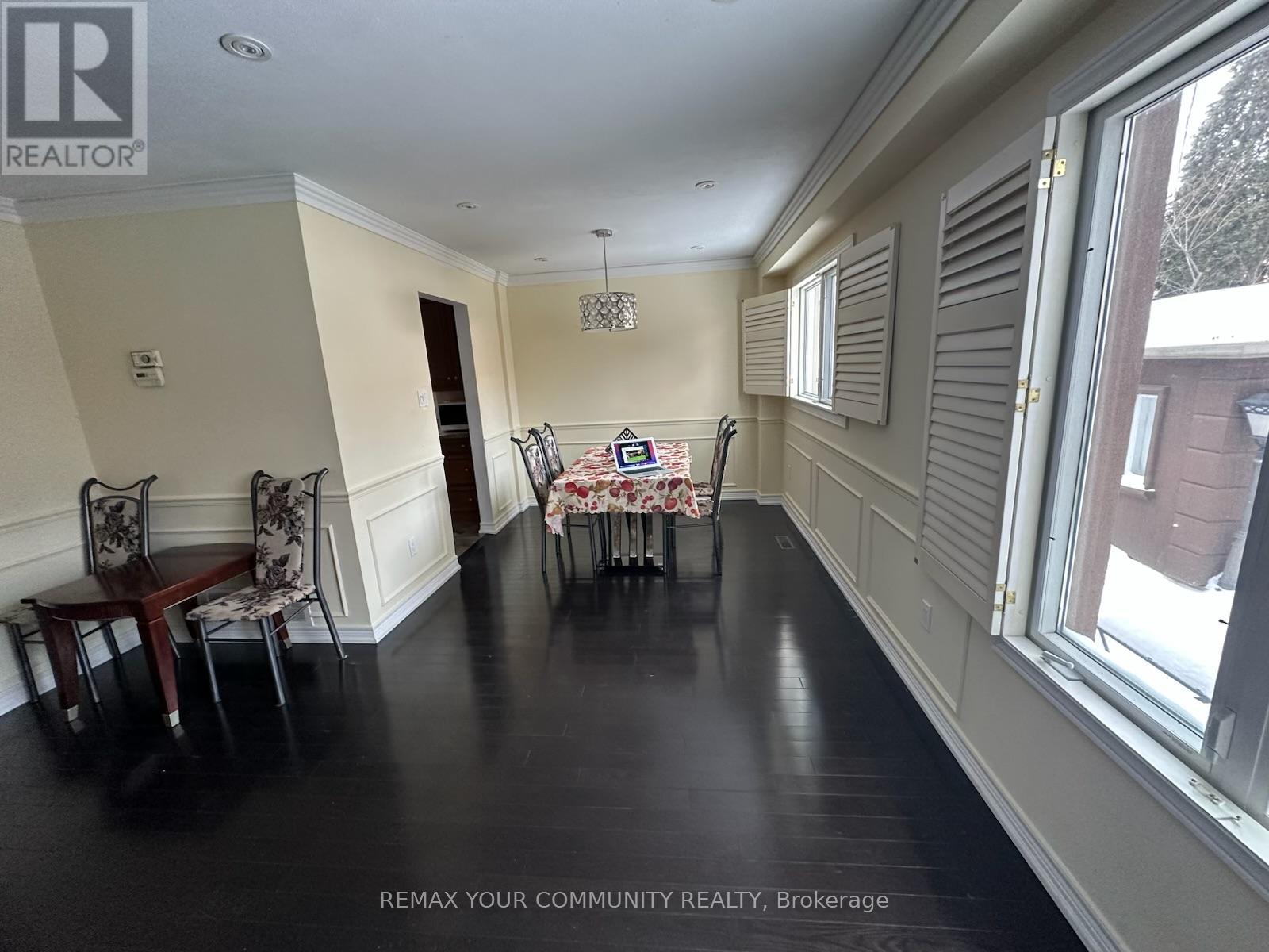 27 Pugsley Avenue, Richmond Hill, Ontario  L4C 8V2 - Photo 3 - N12721962