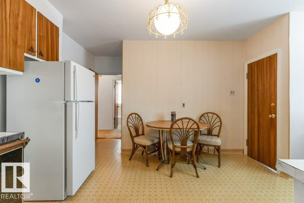 8810 93 St Nw, Edmonton, Alberta  T6C 3T1 - Photo 5 - E4470919