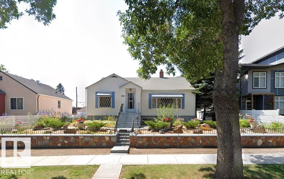 8810 93 ST NW, Edmonton, Alberta