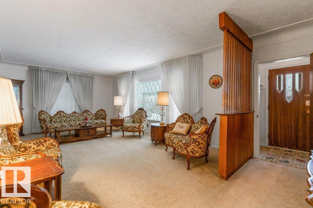 8810 93 St Nw, Edmonton, Alberta  T6C 3T1 - Photo 15 - E4470919