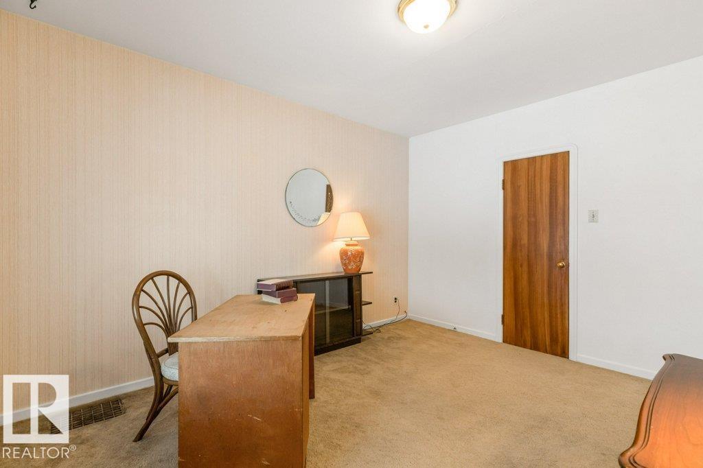 8810 93 St Nw, Edmonton, Alberta  T6C 3T1 - Photo 21 - E4470919