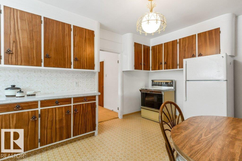 8810 93 St Nw, Edmonton, Alberta  T6C 3T1 - Photo 17 - E4470919