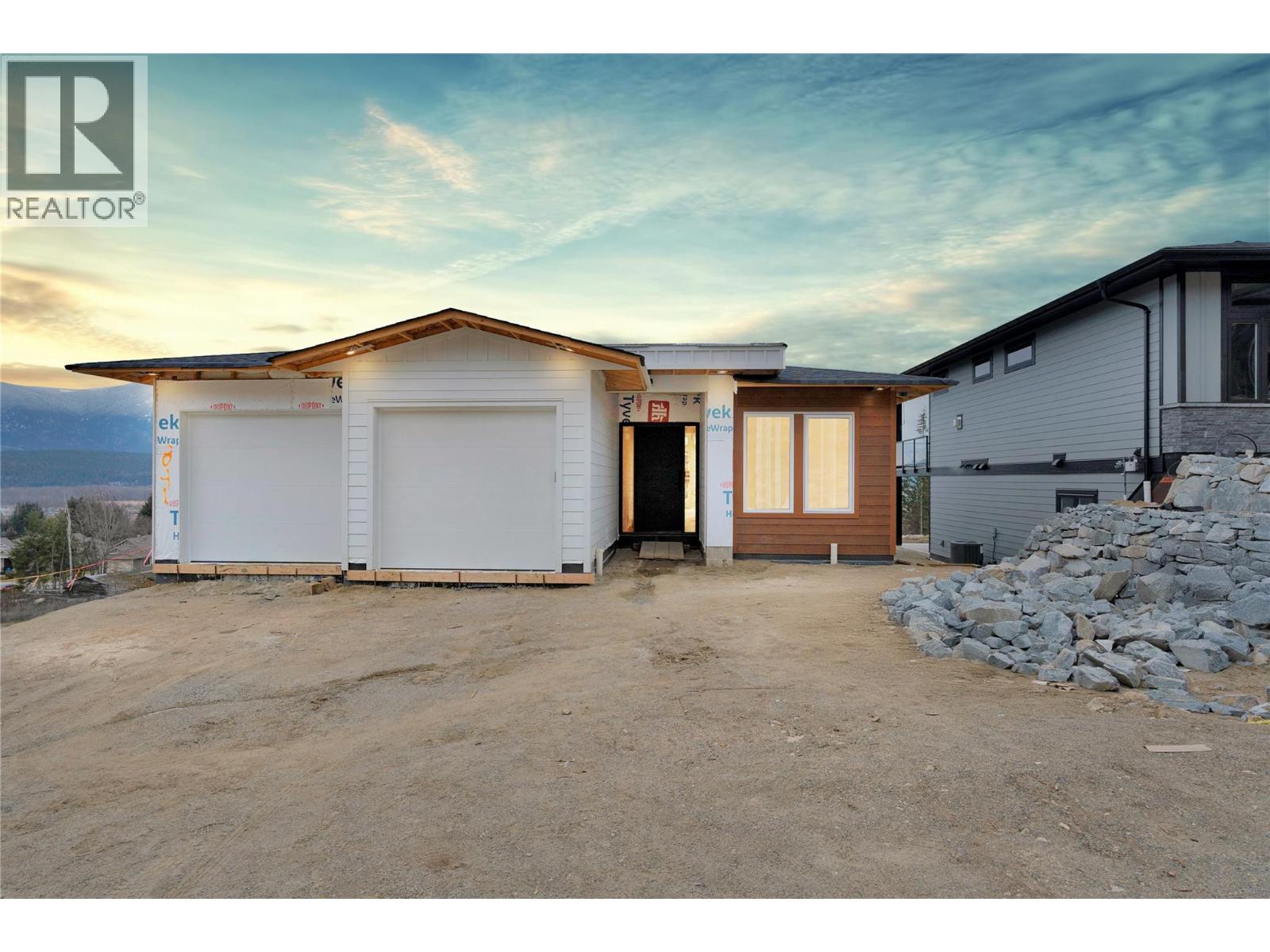 891 25 Avenue SW, Salmon Arm, British Columbia