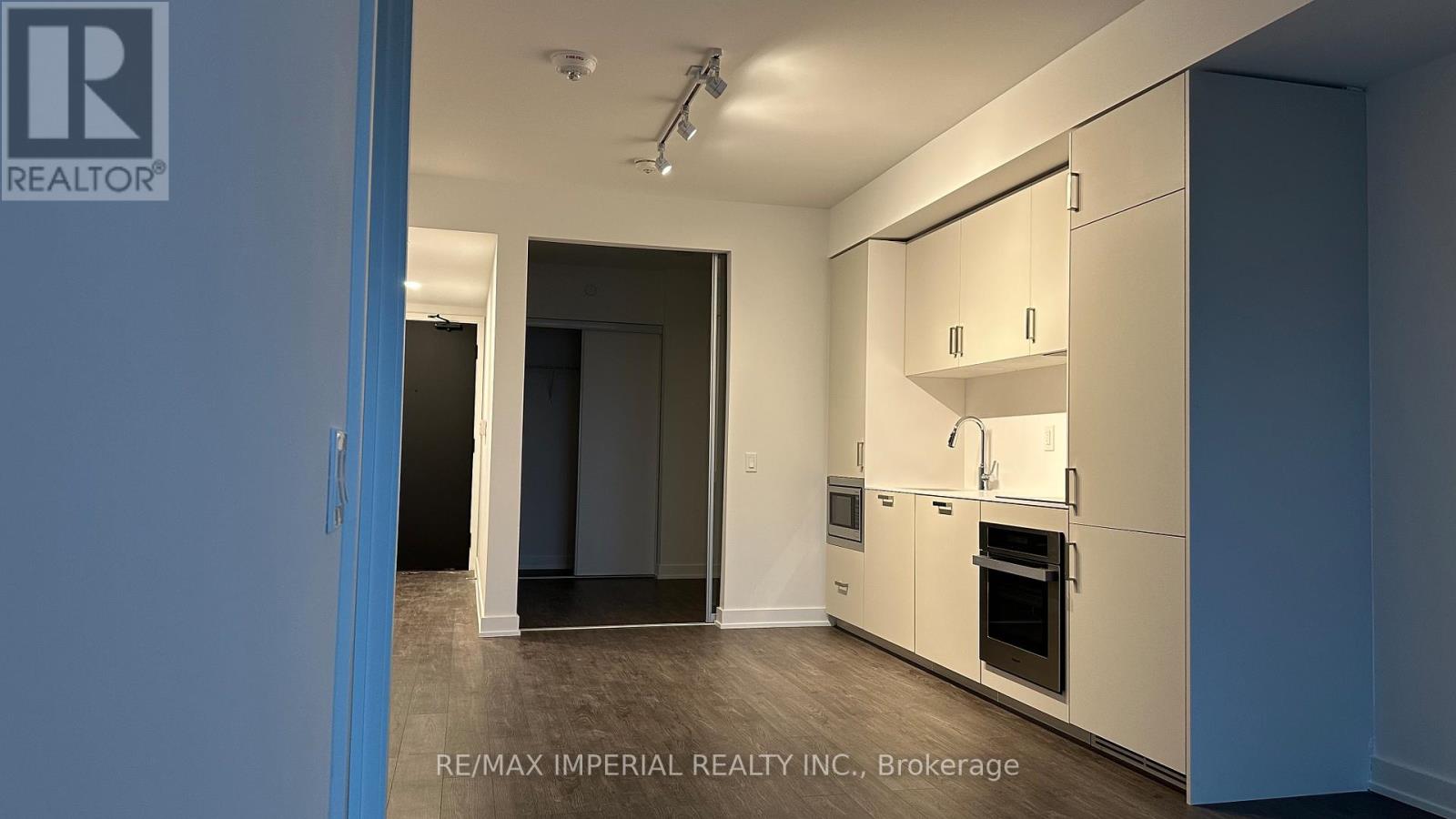 1109 - 88 Queen Street E, Toronto, Ontario  M5C 0B6 - Photo 3 - C12730944