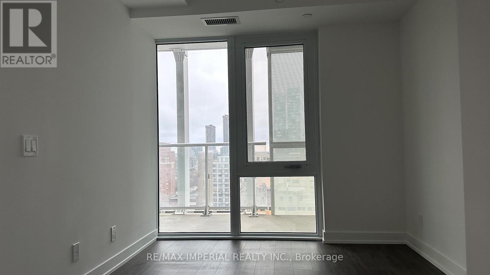 1109 - 88 Queen Street E, Toronto, Ontario  M5C 0B6 - Photo 5 - C12730944