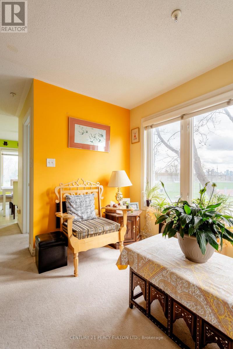 6a Leaside Park Drive, Toronto, Ontario  M4H 1R3 - Photo 15 - C12730970