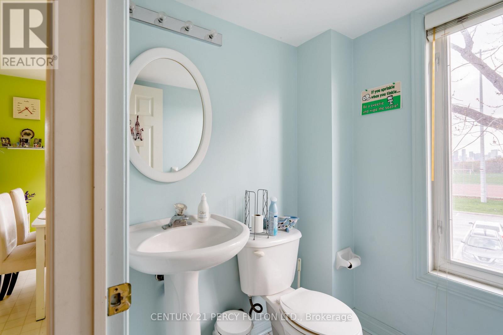 6a Leaside Park Drive, Toronto, Ontario  M4H 1R3 - Photo 3 - C12730970