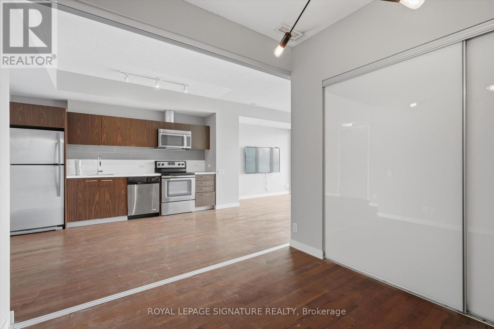 609 - 390 Cherry Street, Toronto, Ontario  M5A 3L2 - Photo 6 - C12730988