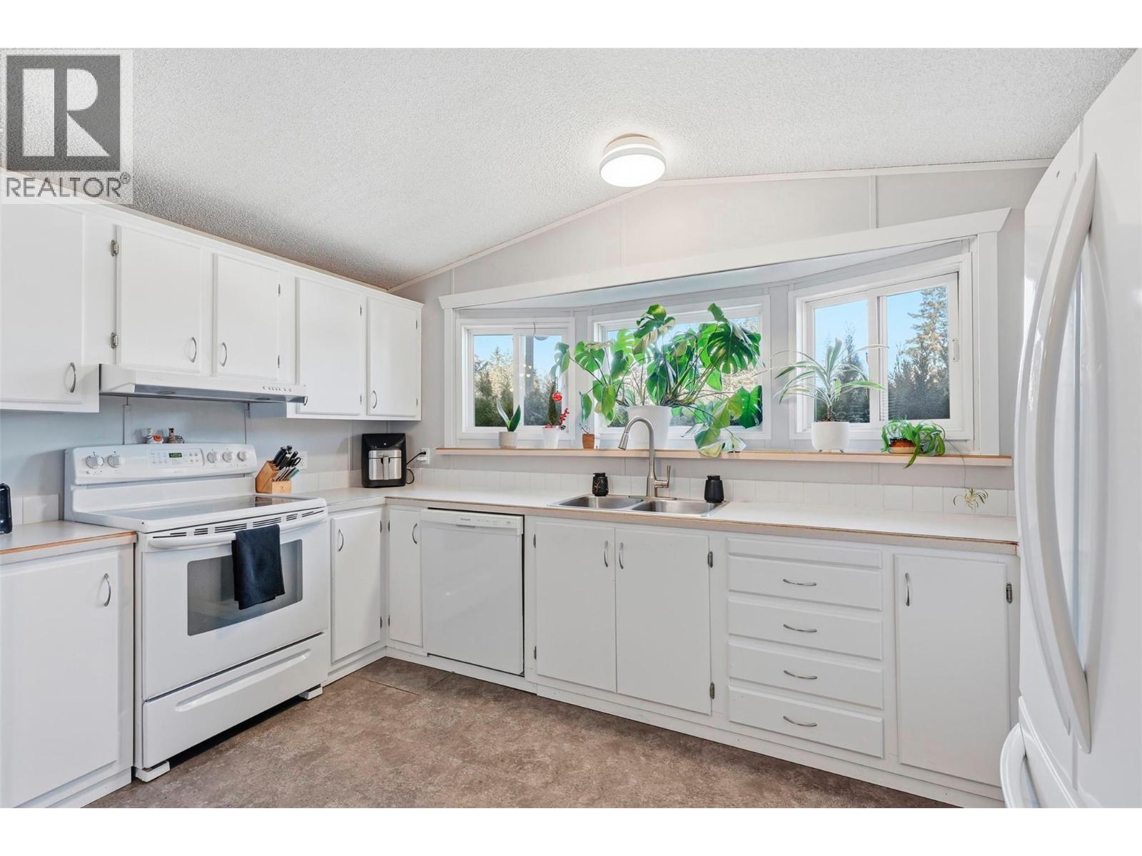 1555 Howe Road Unit# 35, Kamloops, British Columbia  V1S 1N1 - Photo 7 - 10373904