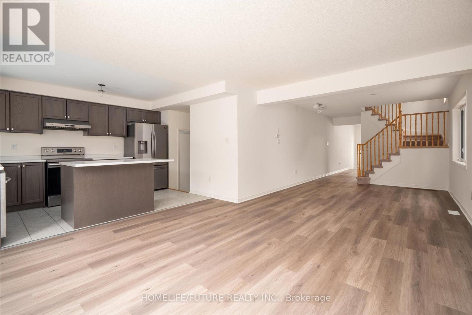 39 Barnfield Crescent, Ajax, Ontario  L1Z 0T3 - Photo 5 - E12730976