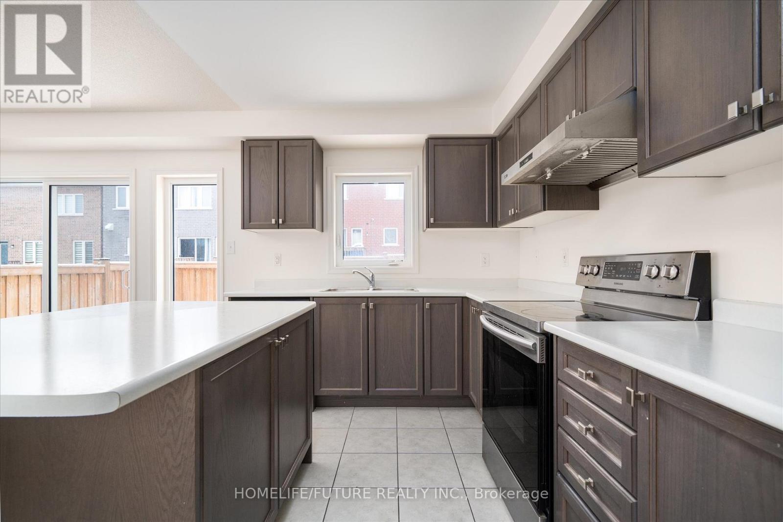 39 Barnfield Crescent, Ajax, Ontario  L1Z 0T3 - Photo 8 - E12730976