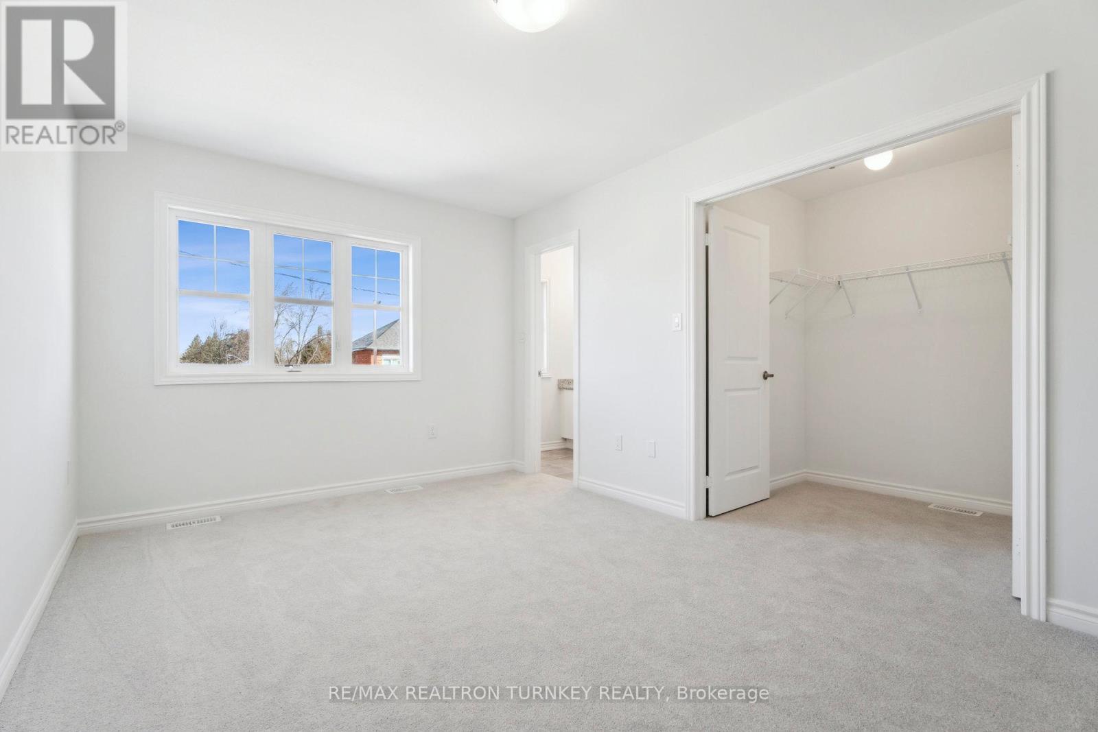 15 Ravenscraig Place, Innisfil, Ontario  L0L 1L0 - Photo 13 - N12730964