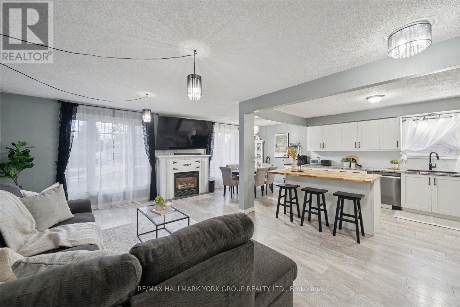 5 Burke Street, Georgina, Ontario  L0E 1R0 - Photo 5 - N12730986