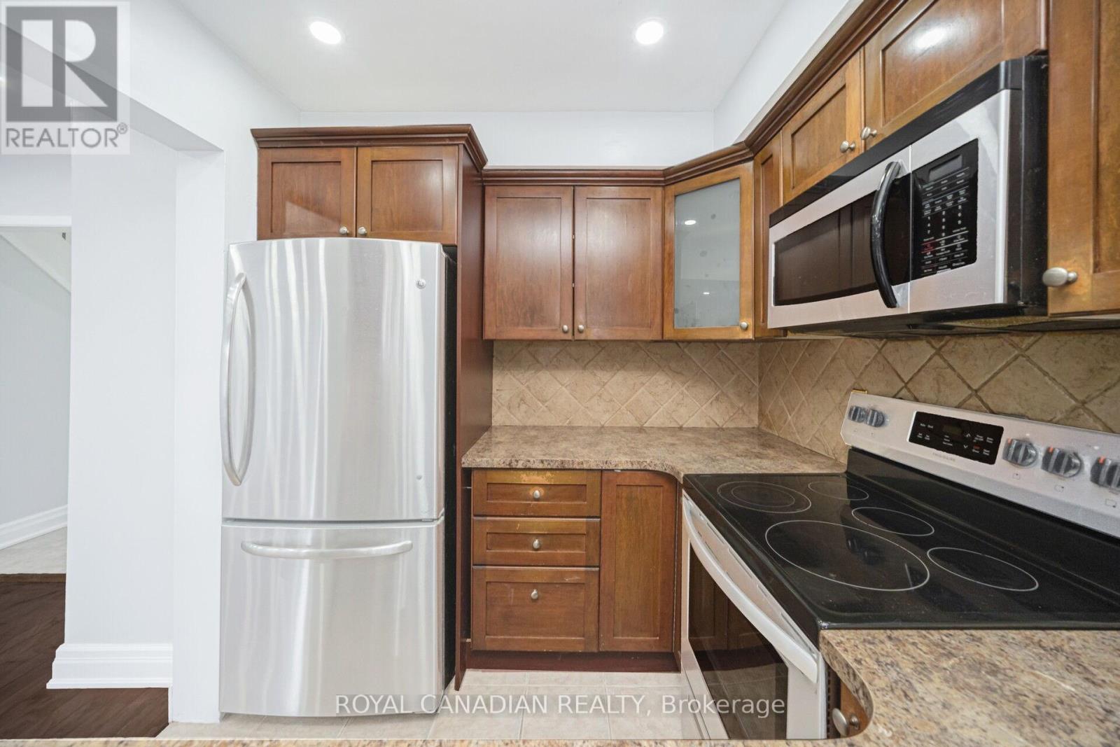 116 - 1538 Lancaster Drive, Oakville, Ontario  L6H 2Z3 - Photo 17 - W12731020