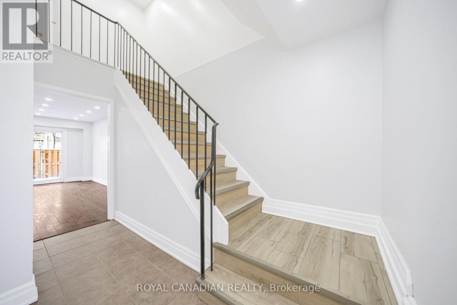 116 - 1538 Lancaster Drive, Oakville, Ontario  L6H 2Z3 - Photo 19 - W12731020