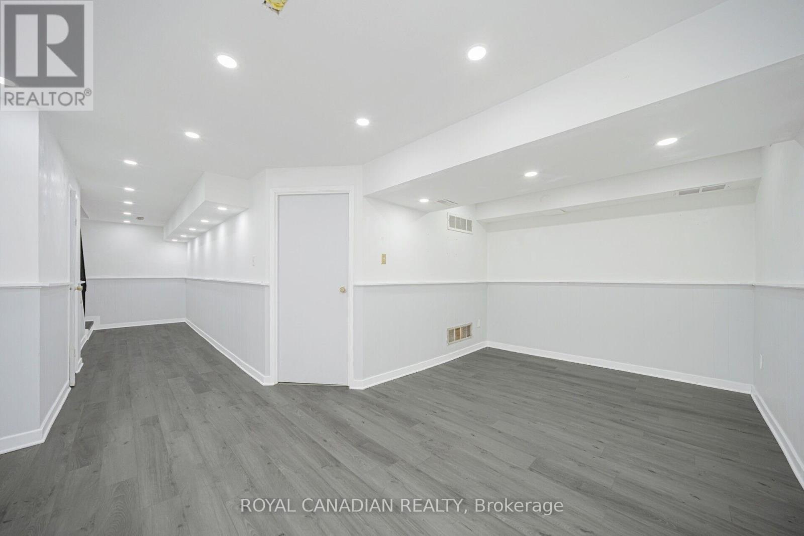 116 - 1538 Lancaster Drive, Oakville, Ontario  L6H 2Z3 - Photo 35 - W12731020