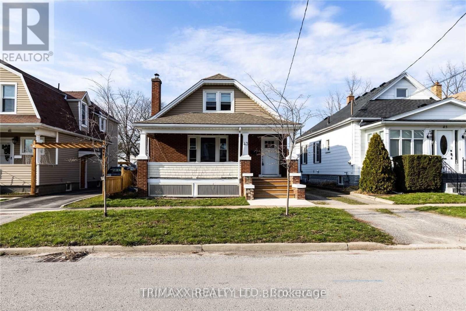 43 Dacotah Street, St. Catharines, Ontario  L2R 1Z6 - Photo 1 - X12730942