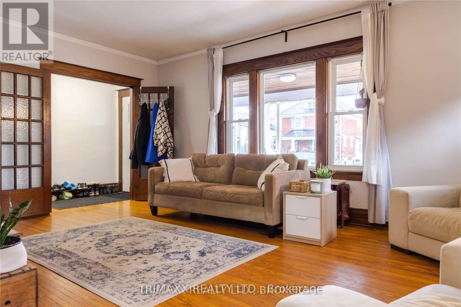 43 Dacotah Street, St. Catharines, Ontario  L2R 1Z6 - Photo 3 - X12730942