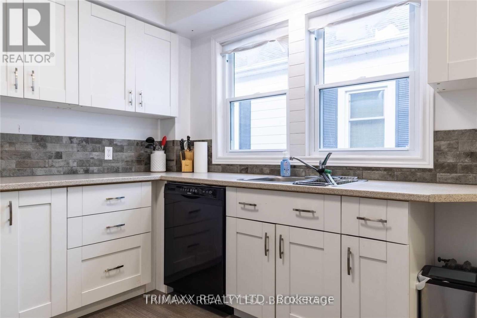 43 Dacotah Street, St. Catharines, Ontario  L2R 1Z6 - Photo 6 - X12730942