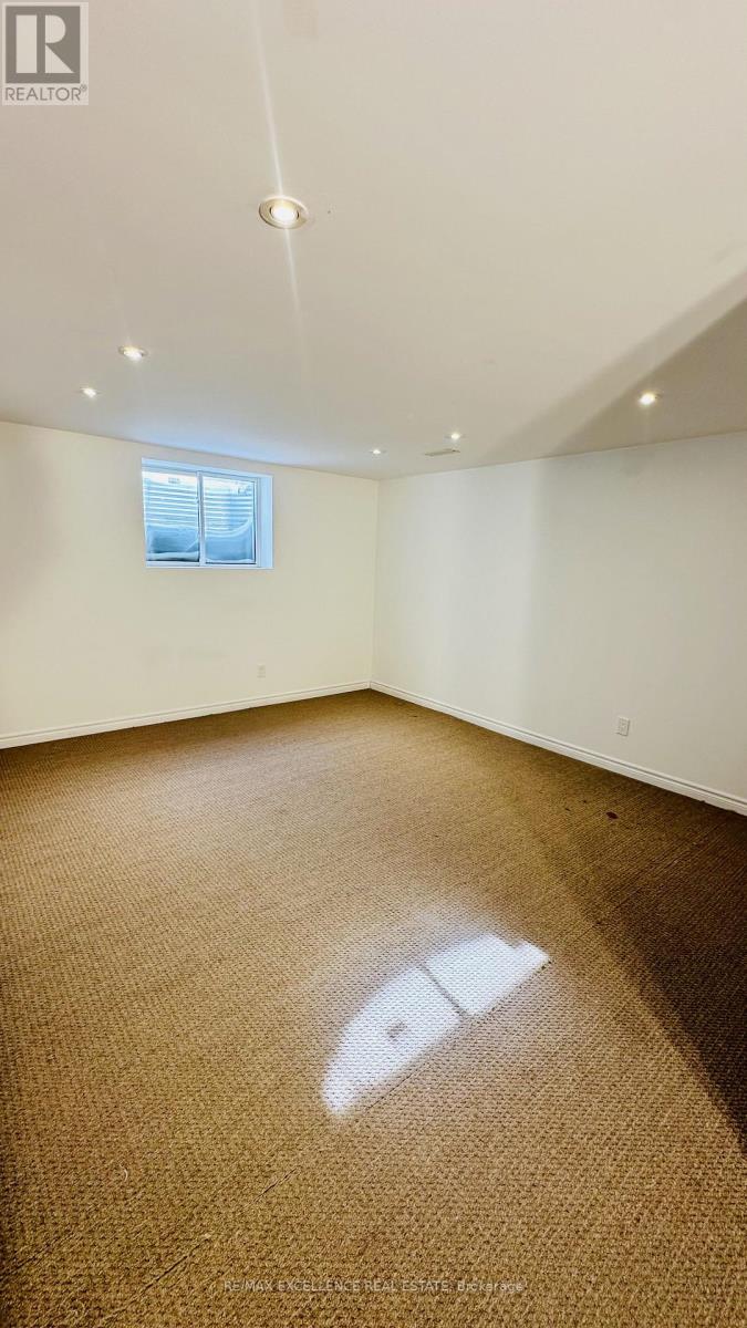 57 Creek Ridge Street, Kitchener, Ontario  N2R 0B6 - Photo 4 - X12730948