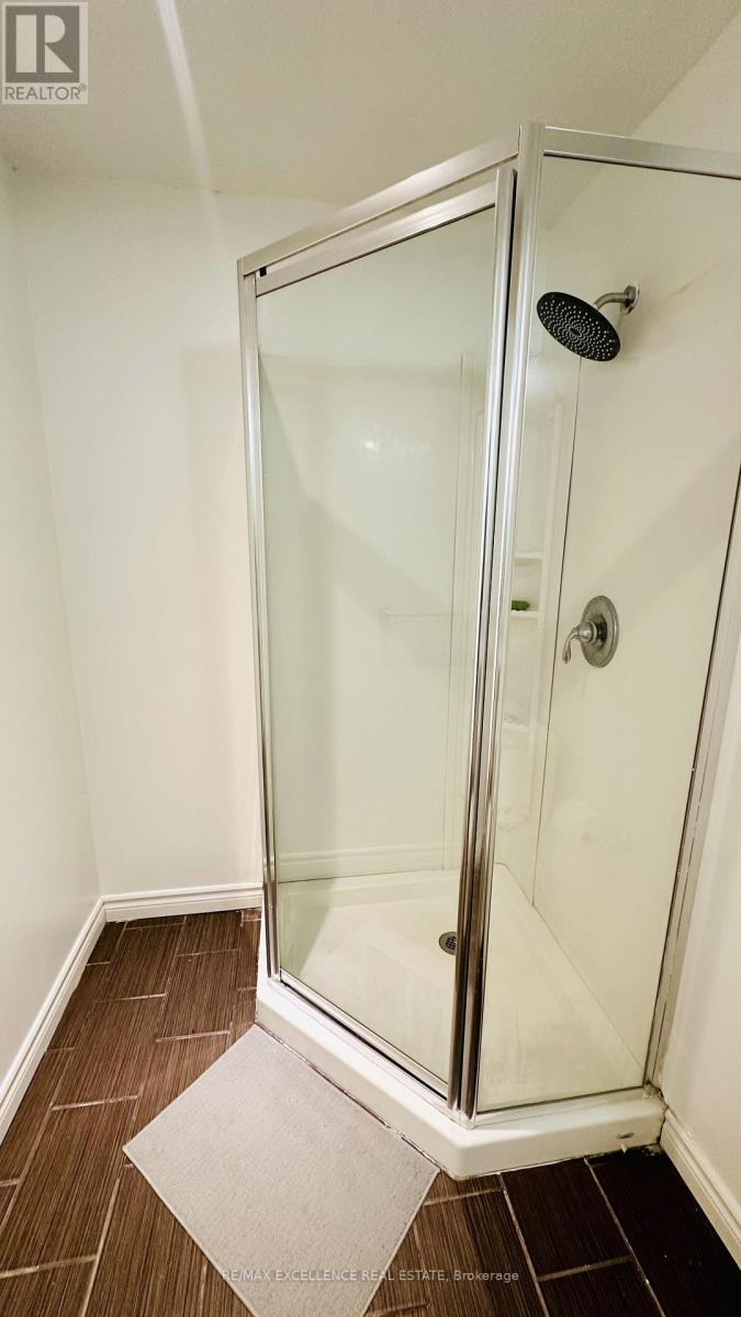 57 Creek Ridge Street, Kitchener, Ontario  N2R 0B6 - Photo 8 - X12730948