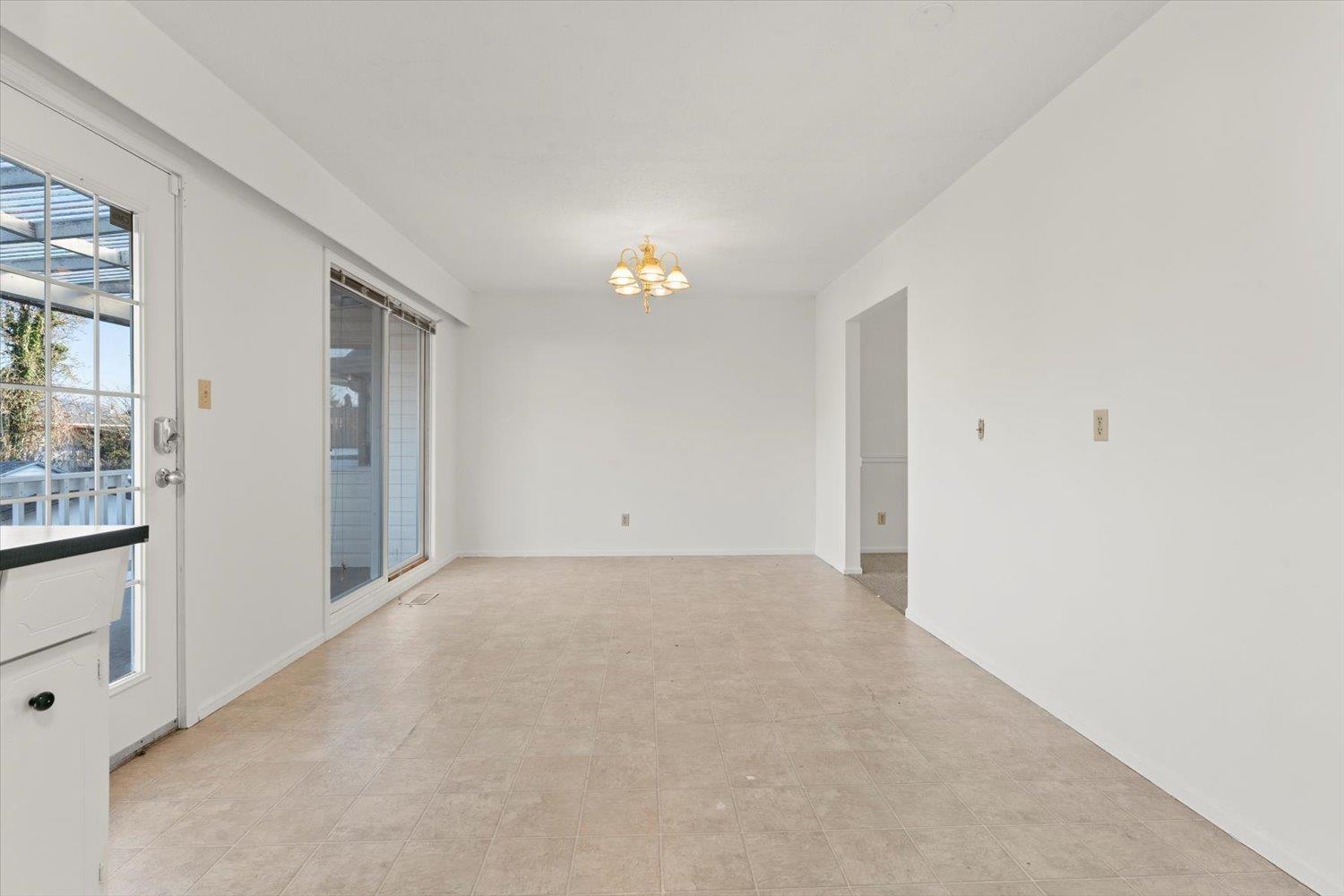 45647 Reece Avenue, Chilliwack Proper West, Chilliwack, British Columbia  V2P 2Z9 - Photo 5 - R3083309