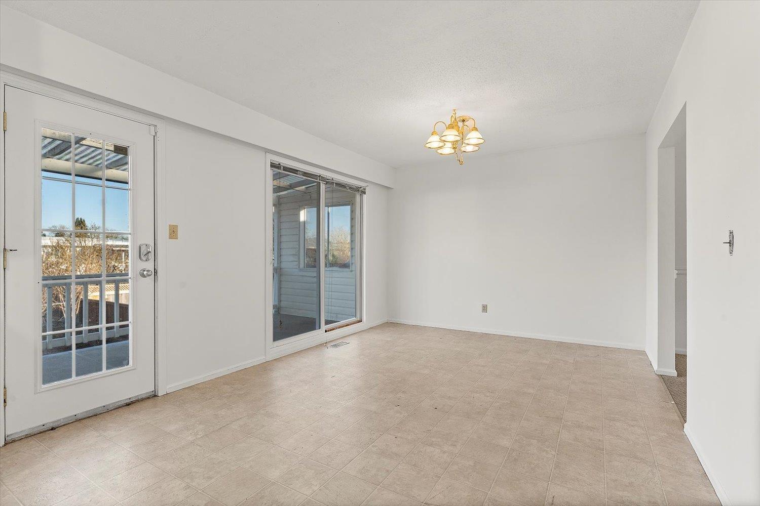 45647 Reece Avenue, Chilliwack Proper West, Chilliwack, British Columbia  V2P 2Z9 - Photo 6 - R3083309