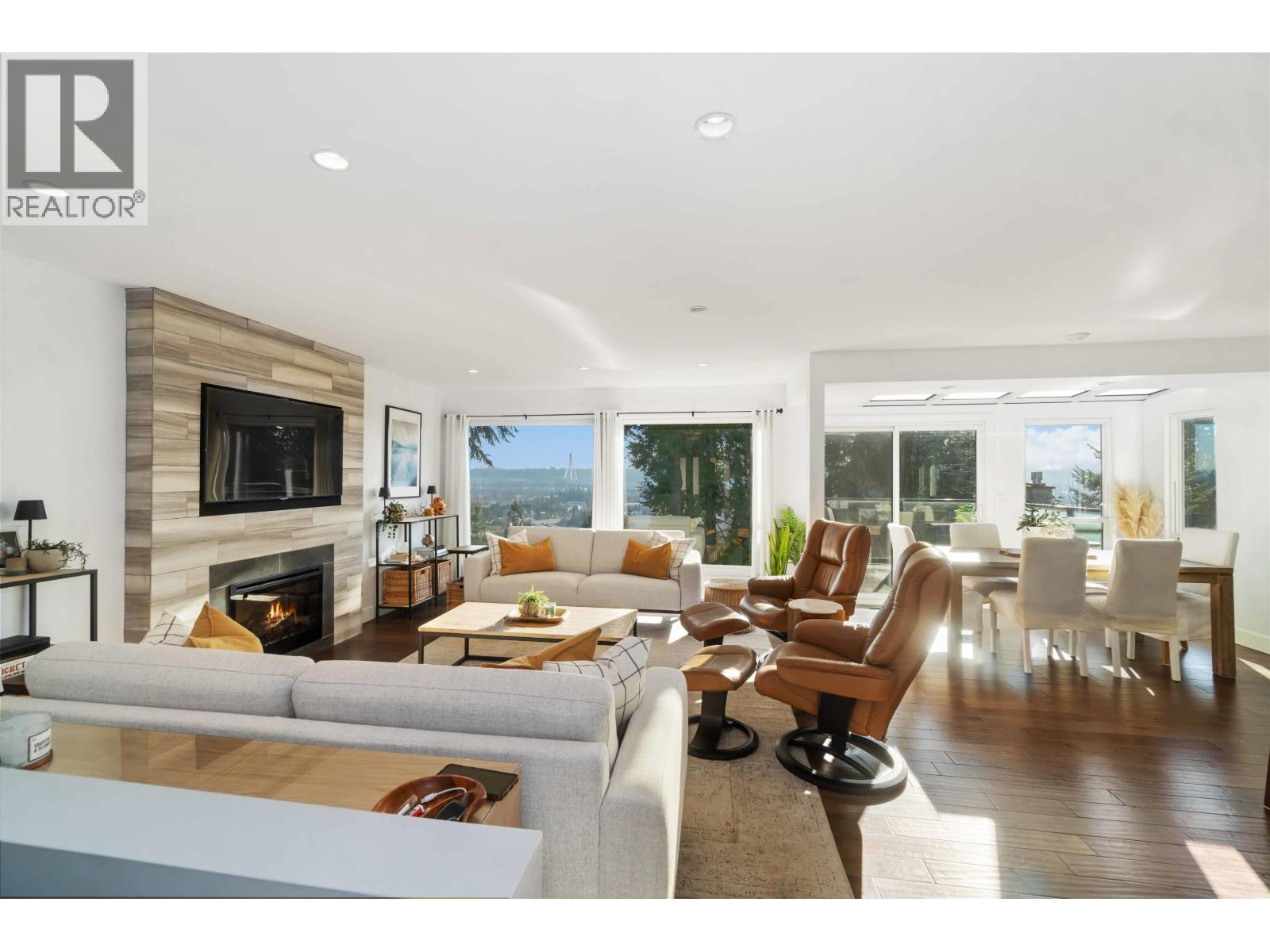 351 Dartmoor Drive, Coquitlam, British Columbia  V3K 5R6 - Photo 5 - R3083032