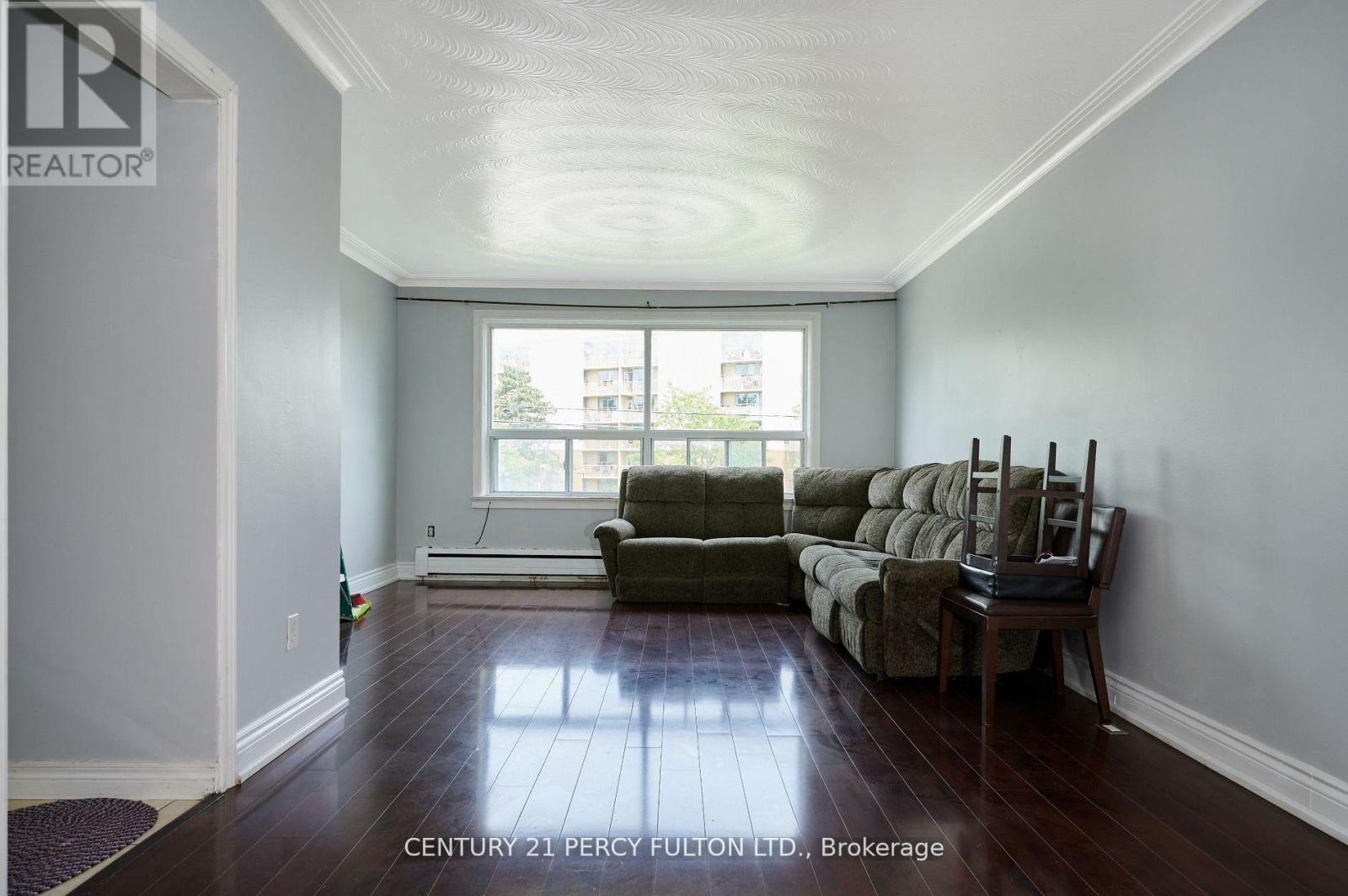 2961 Lawrence Avenue E, Toronto, Ontario  M1P 2V6 - Photo 8 - E12730958