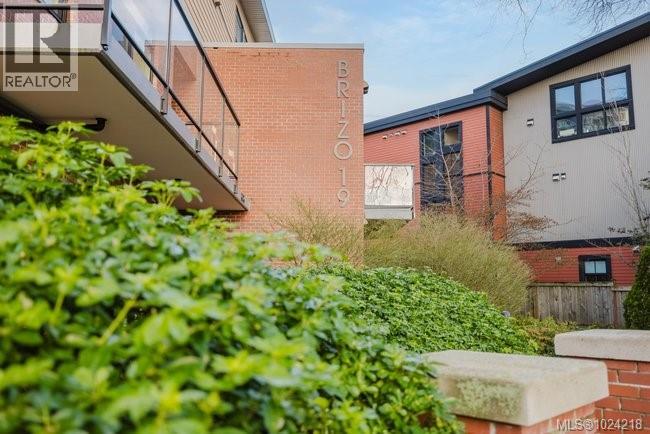 201 606 Speed Ave, Victoria, British Columbia  V8Z 1A4 - Photo 3 - 1024218