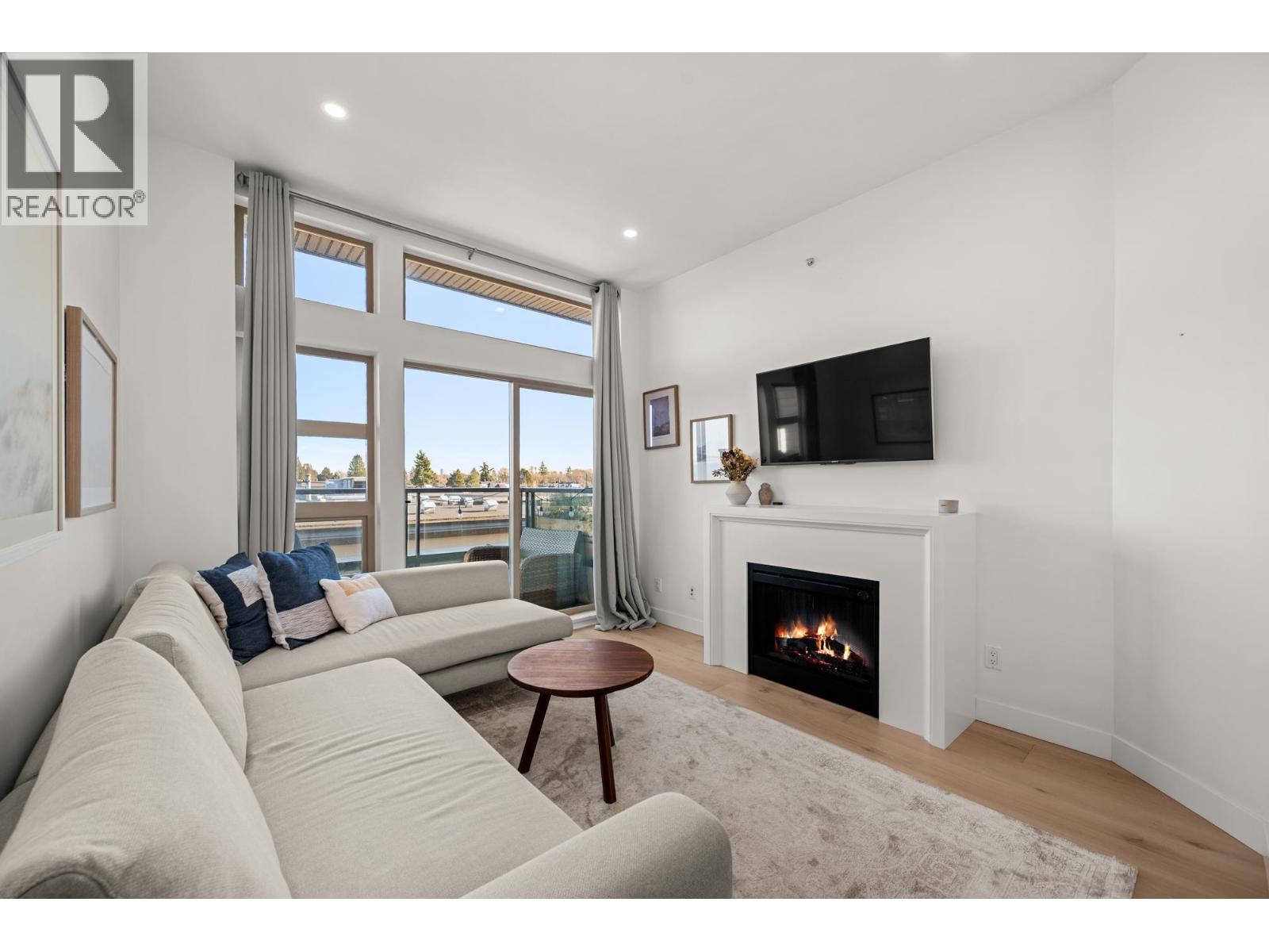 409 4550 Fraser Street, Vancouver, British Columbia  V5V 4G8 - Photo 5 - R3083140