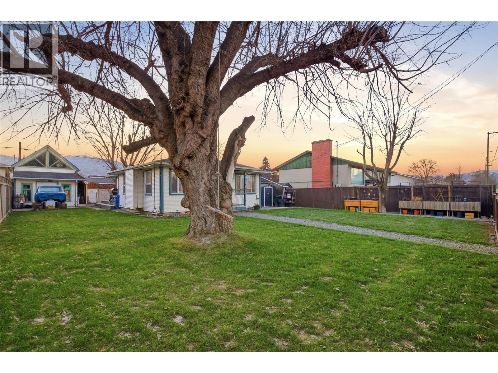 339 Fortune Drive, Kamloops, British Columbia  V2B 2H9 - Photo 4 - 10373786