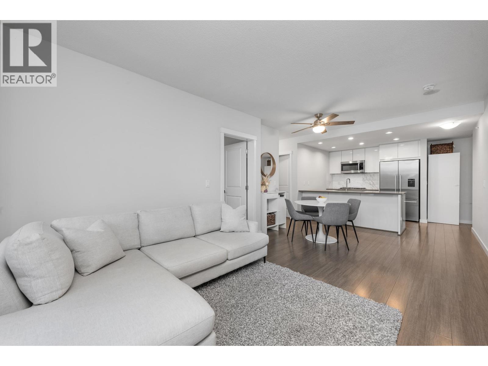 Listing Picture 2 of 40 : 511 3281 E KENT AVENUE NORTH AVENUE, Vancouver / 溫哥華 - 魯藝地產 Yvonne Lu Group - MLS Medallion Club Member