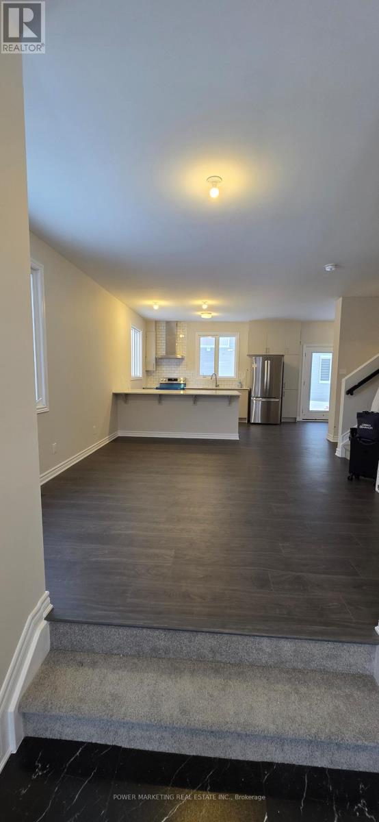 186 Ryan Reynolds Way, Ottawa, Ontario K4A 5T7 - Photo 2 - X12731078