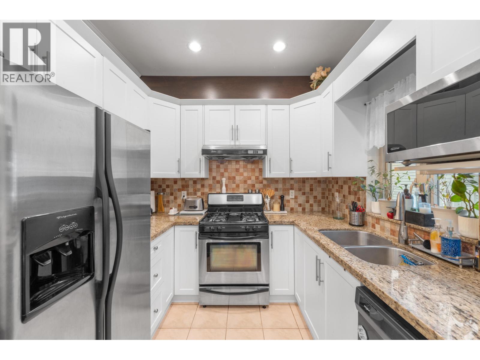 1636 E 12th Avenue, Vancouver, British Columbia  V5N 2A3 - Photo 9 - R3083337