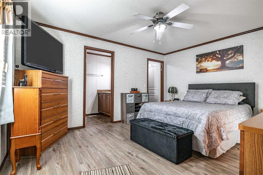 37 Maple Drive, Brooks, Alberta  T1R 1J2 - Photo 9 - A2281640