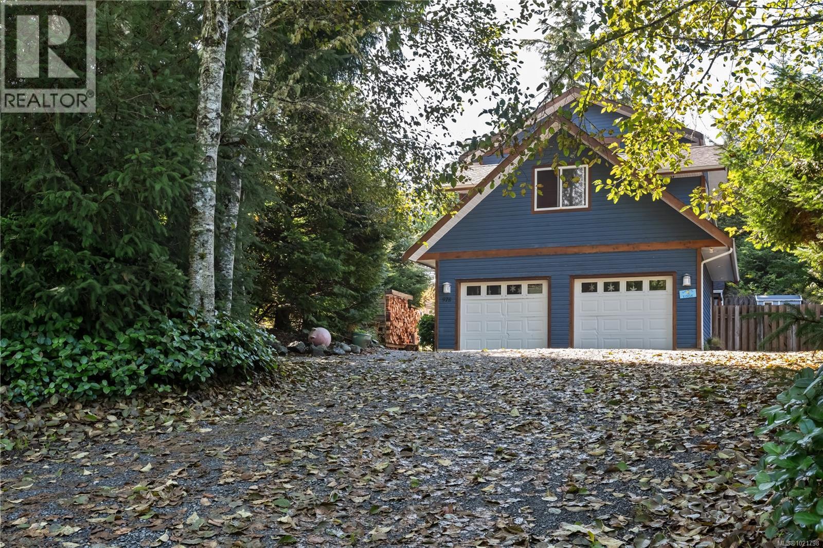 978 Peninsula Rd, Ucluelet, British Columbia  V0R 3A0 - Photo 2 - 1021798