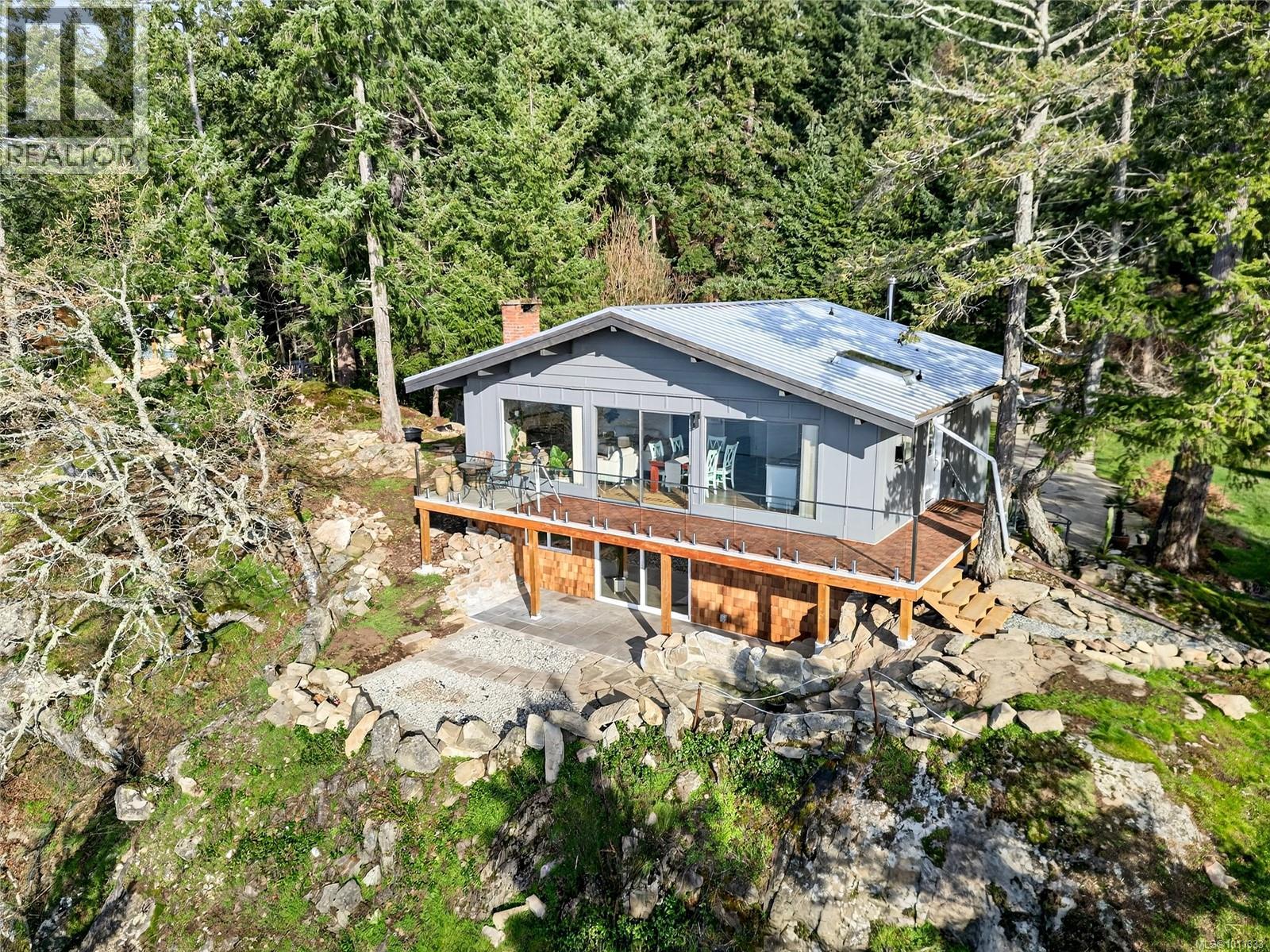 285 Mountain Park Dr, Salt Spring, British Columbia  V8K 1G3 - Photo 2 - 1011333