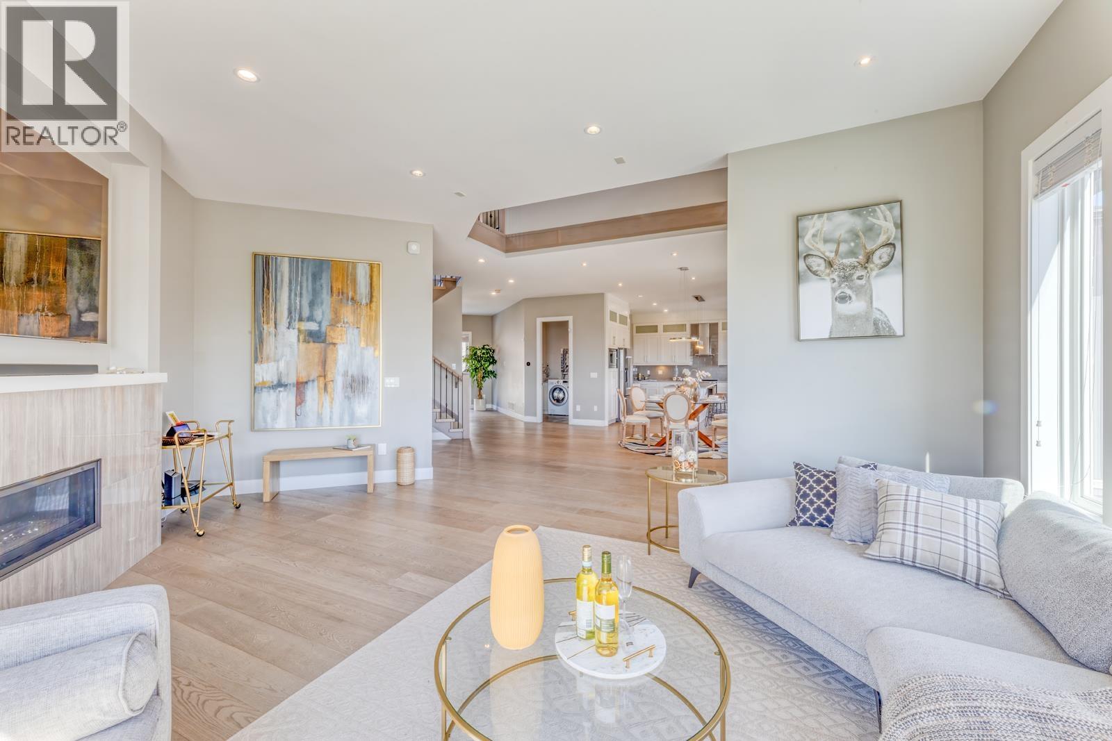 1438 Strawline Hill Street, Coquitlam, British Columbia  V3E 0L6 - Photo 3 - R3083346