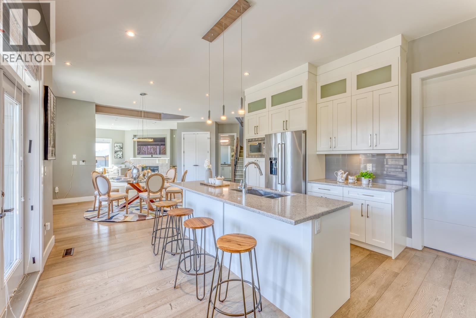 1438 Strawline Hill Street, Coquitlam, British Columbia  V3E 0L6 - Photo 8 - R3083346