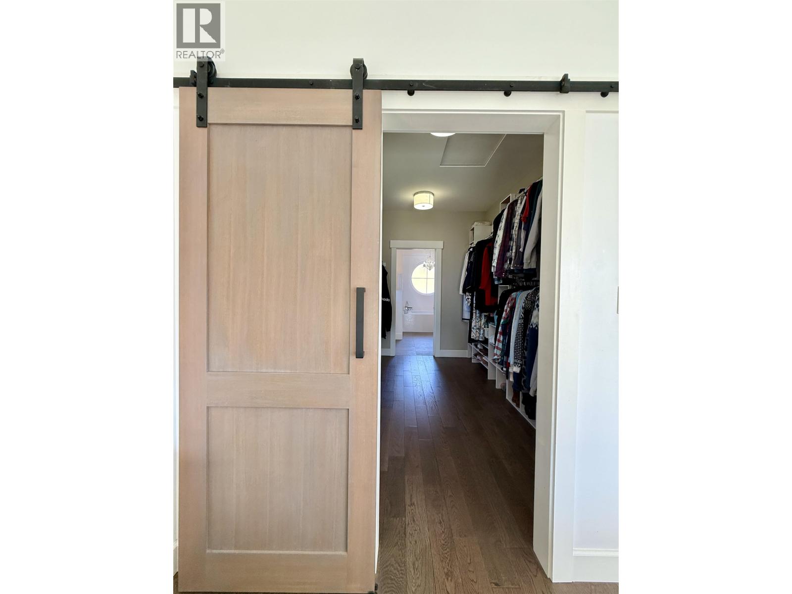 605 Woodland Avenue, Gibsons, British Columbia  V0N 1V1 - Photo 12 - R3083397