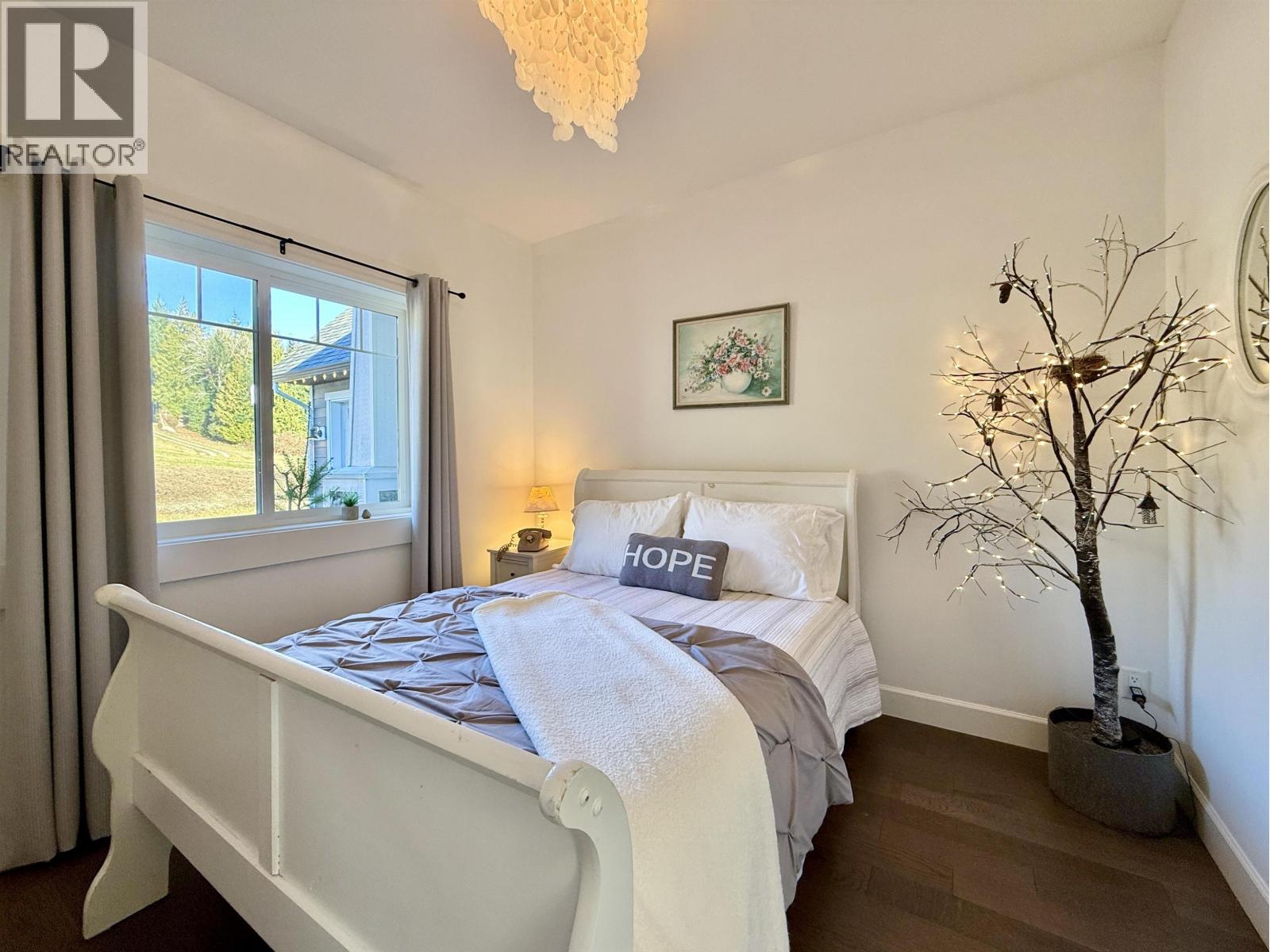 605 Woodland Avenue, Gibsons, British Columbia  V0N 1V1 - Photo 15 - R3083397